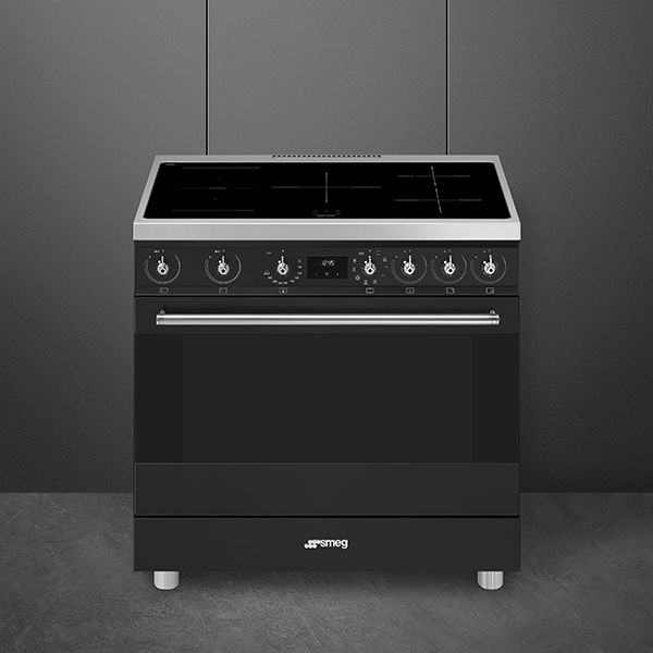 Cookers with induction hob